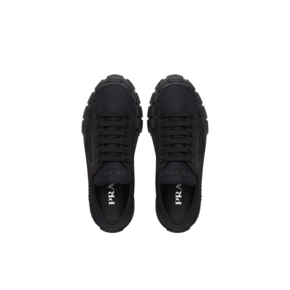 • PRADA Sneakers • - Picture 4 of 11
